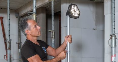 Een goed verlichte werkplaats met Milwaukee