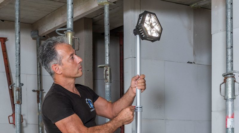 Een goed verlichte werkplaats met Milwaukee