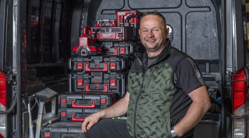 Wojtek Pluta van Bouw- en renovatiebedrijf W. Pluta over het Milwaukee PACKOUT Modulair Opslagsysteem