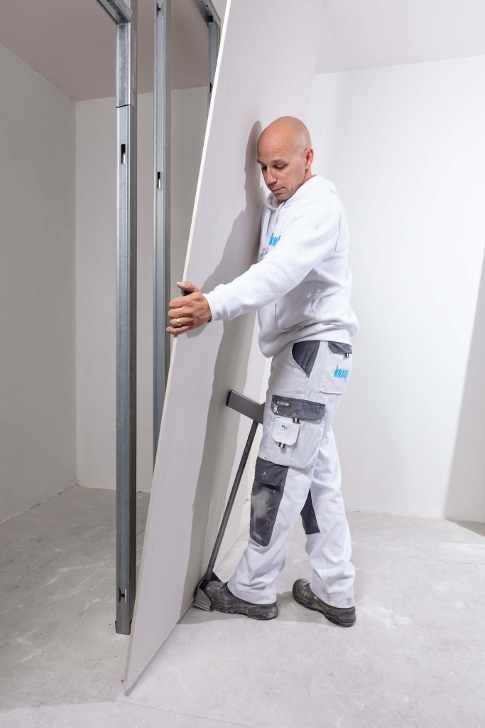 Kies je een stokkenwand of een metalen staanderwand bij een scheidingswand met gipsplaten? Knauf en Bouwmaat geven advies.