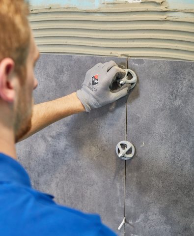 1056350008 – BOUWMAAT – TEGELVERWERKING-2954 Grootformaat tegelklus