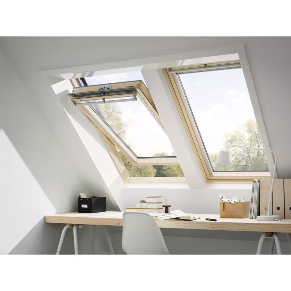 VELUX Tuimelvenster GGL CK04 2070 Gelakt Grenen Wit 550x978mm FSC Mix Credit-706514