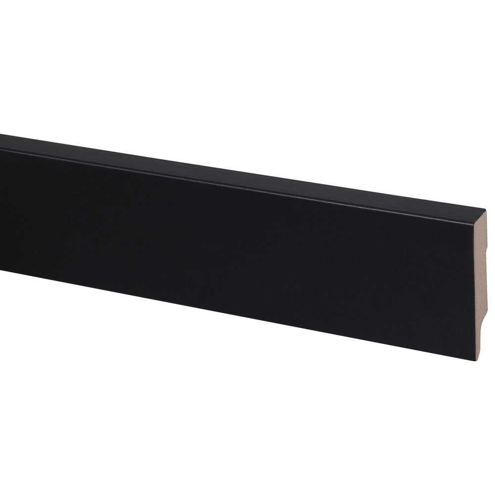 Plint Zwart 18x80x2400mm 70% PEFC-772057