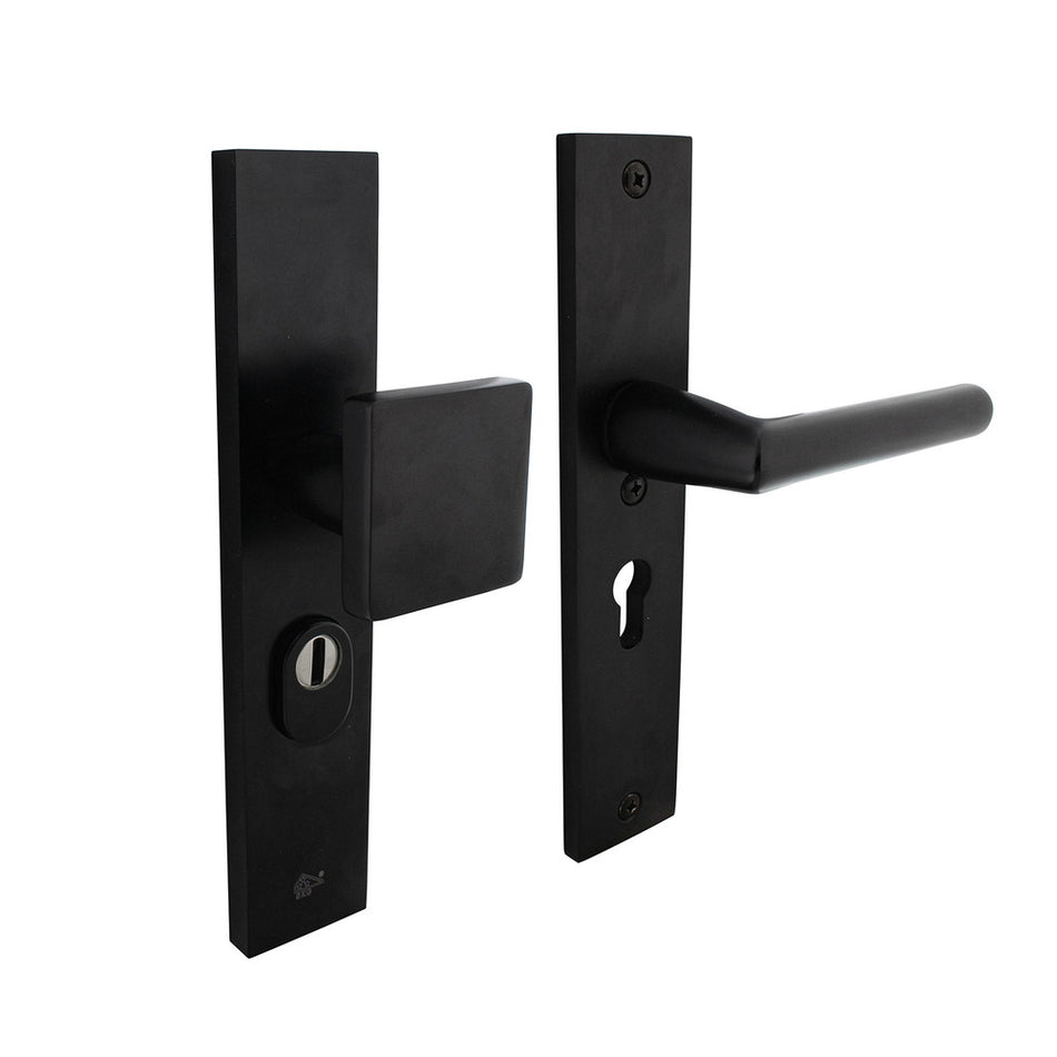 Intersteel SKG3 Veiligheidsbeslag Rechthoekig 250x50mm Greep/Kruk Jura Met Veerconstructie Profielcilindergat 55mm Met Kerntrekbeveiliging Zwart SKG3-821378