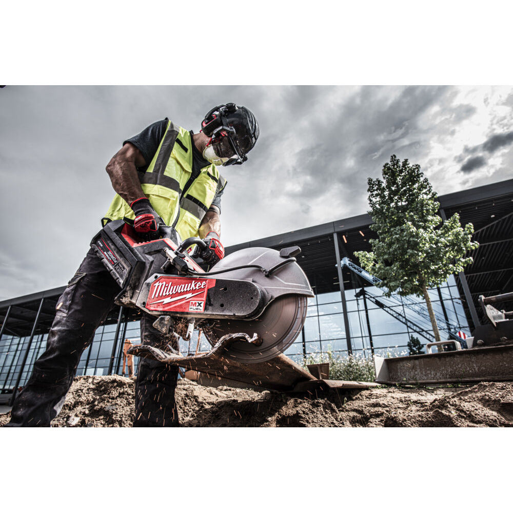 Milwaukee Bolt 100 Zwart Geventileerd-868003