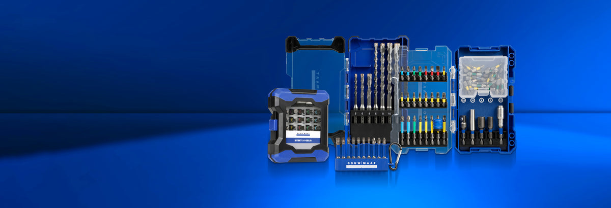Bouwmaat bit- en borensets in verschillende formaten op een blauwe achtergrond. - banner